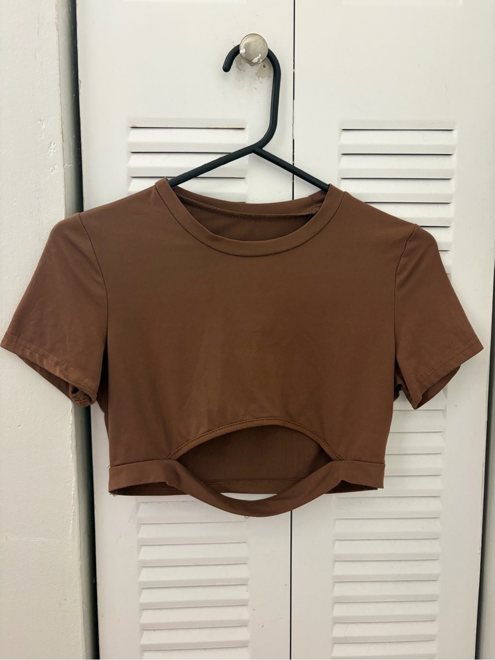 SHEIN Brown Front Cutout Crop Top